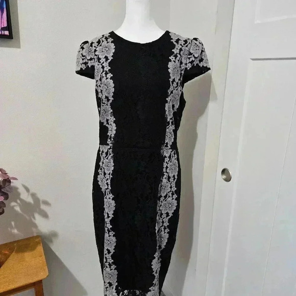 Betsey Johnson Black & Gray Cap Sleeve Sheath Midi Lace Dress - Sz 10 - Picture 1 of 10